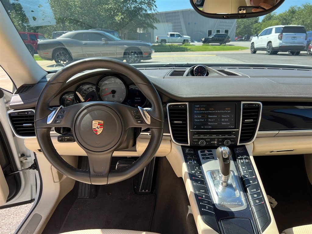 Used 2013 Porsche Panamera image 9