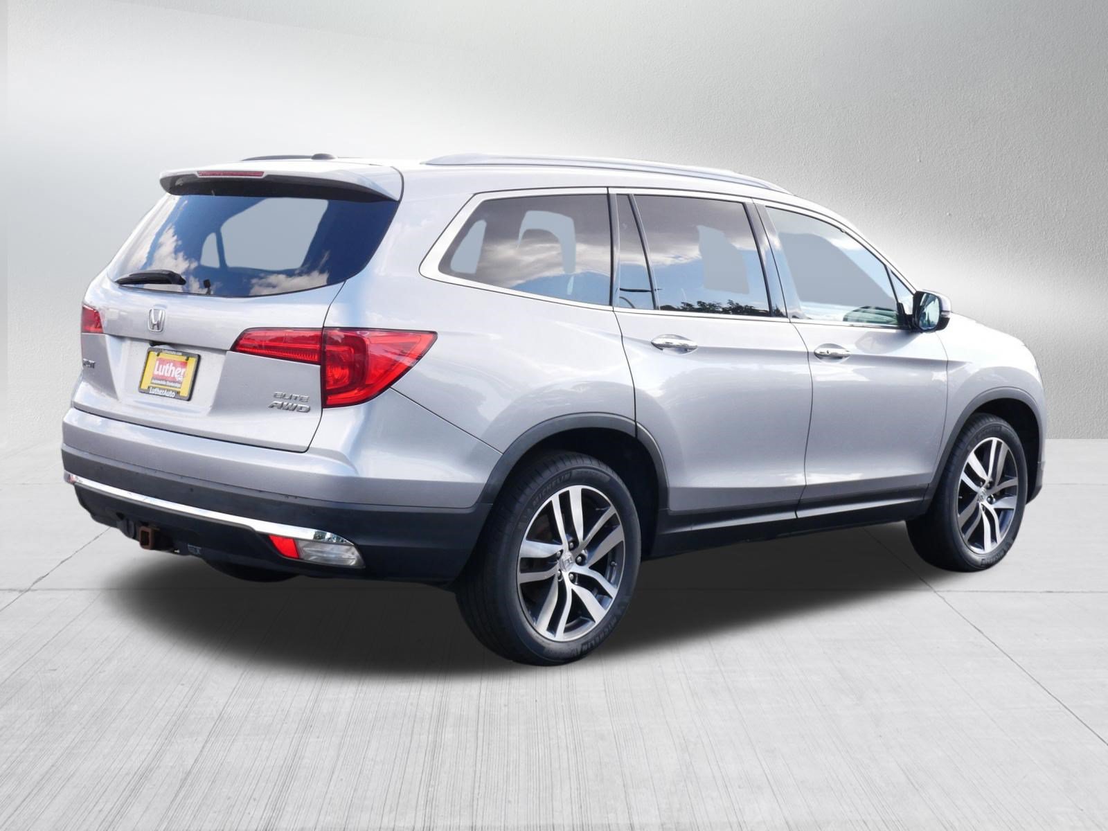 Used 2016 Honda Pilot Elite image 6
