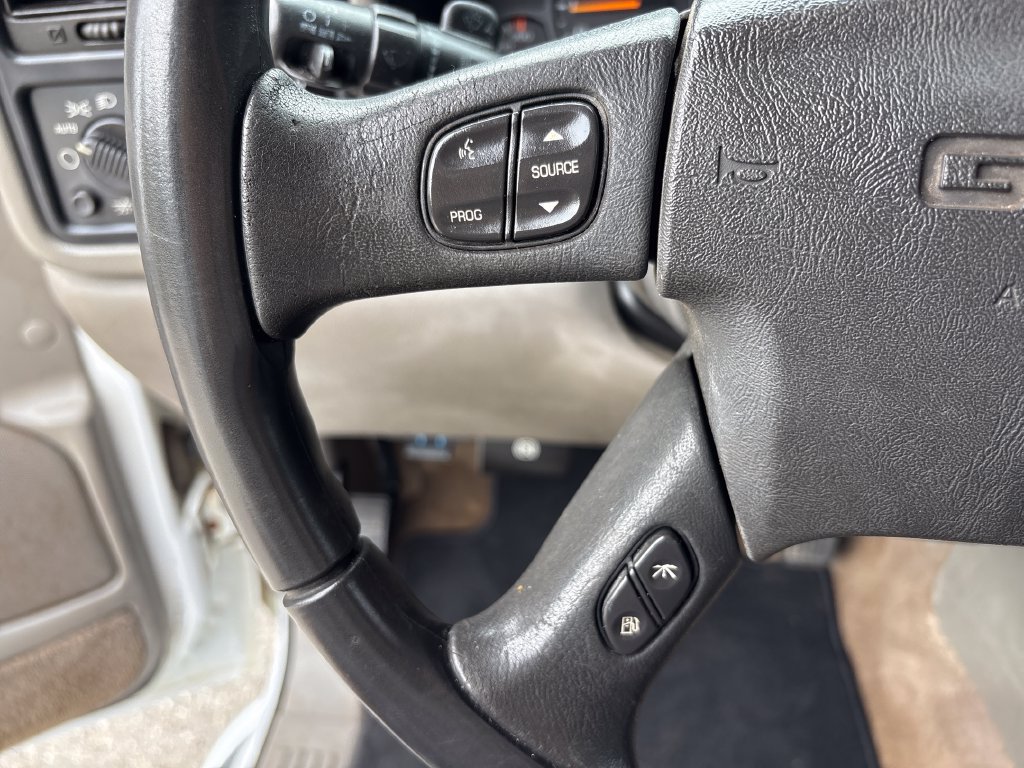 Used 2004 GMC Sierra 3500 SLT w/ Skid Plate Package AWD/4WD image 17