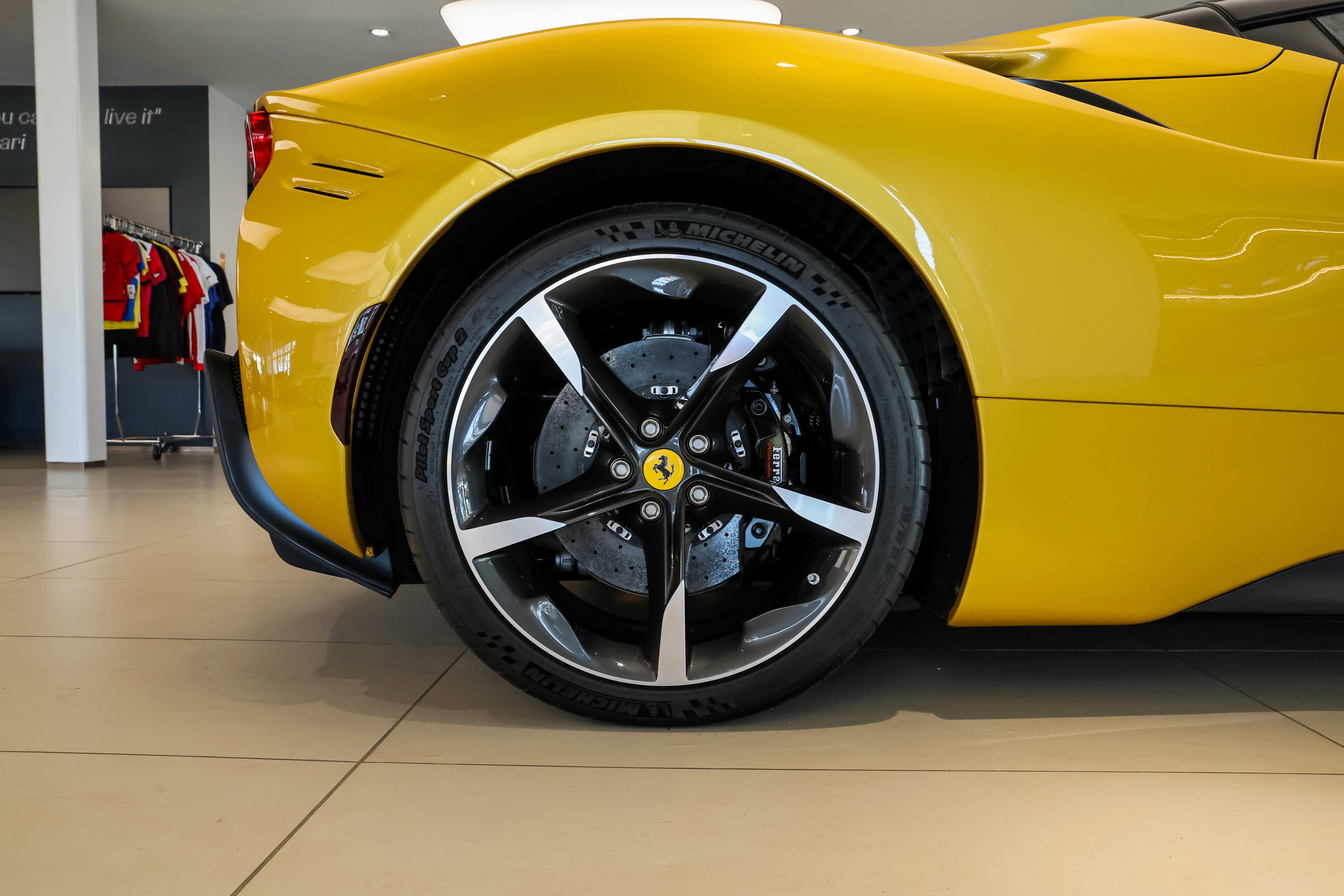 Used 2024 Ferrari SF90 Spider image 47