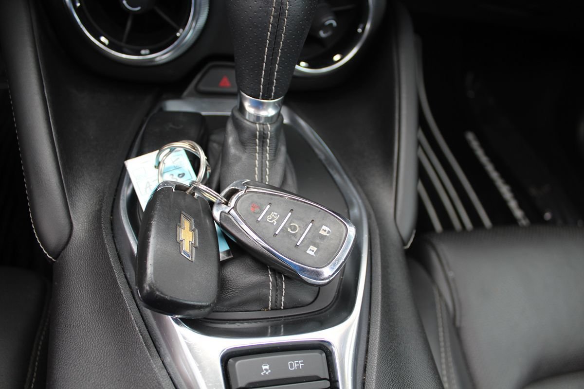 Used 2017 Chevrolet Camaro LT RWD image 28