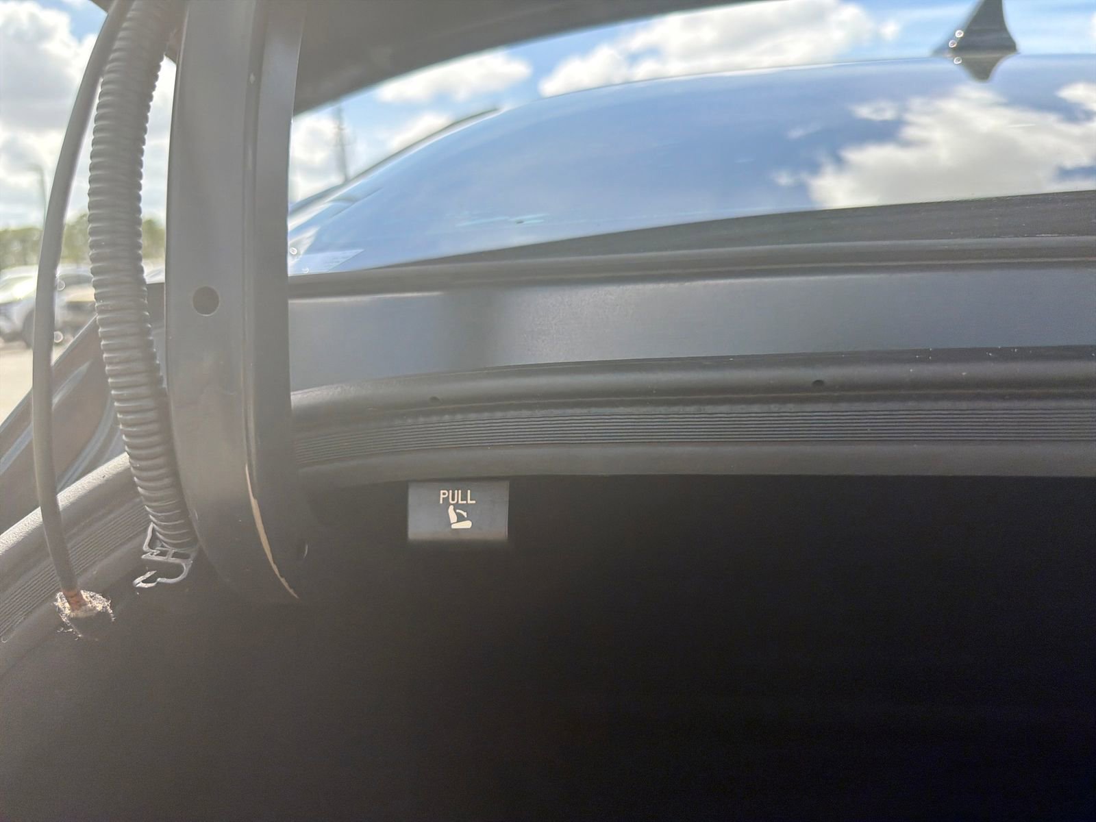 Used 2021 Hyundai Elantra SE w/ Preferred Accessory Package image 12