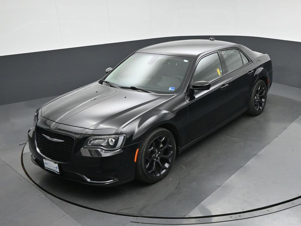 Used 2019 Chrysler 300 Touring w/ Sport Appearance Package image 54