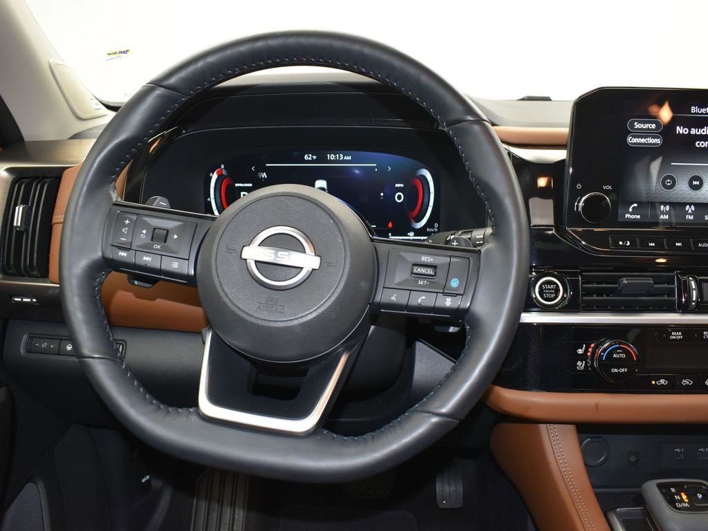 Used 2024 Nissan Pathfinder Platinum w/ Cargo Package image 31