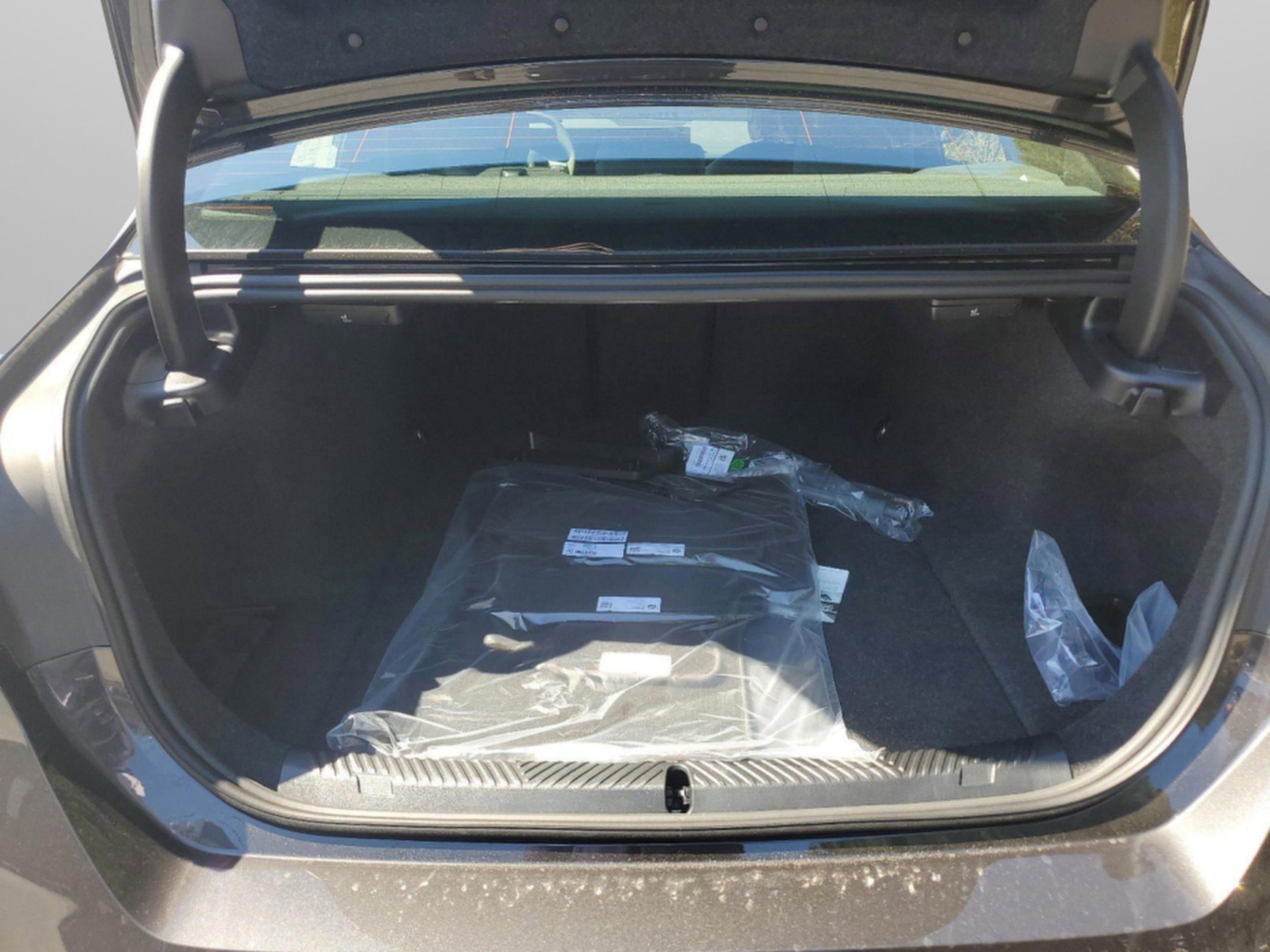 Used 2025 BMW i5 eDrive40i w/ Premium Package image 30