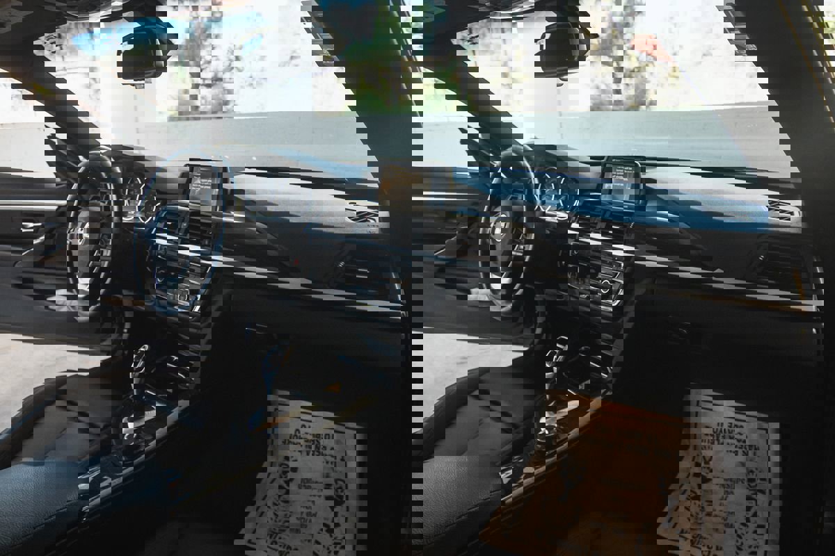 Used 2017 BMW 430i Coupe w/ Driver Assistance Package image 22