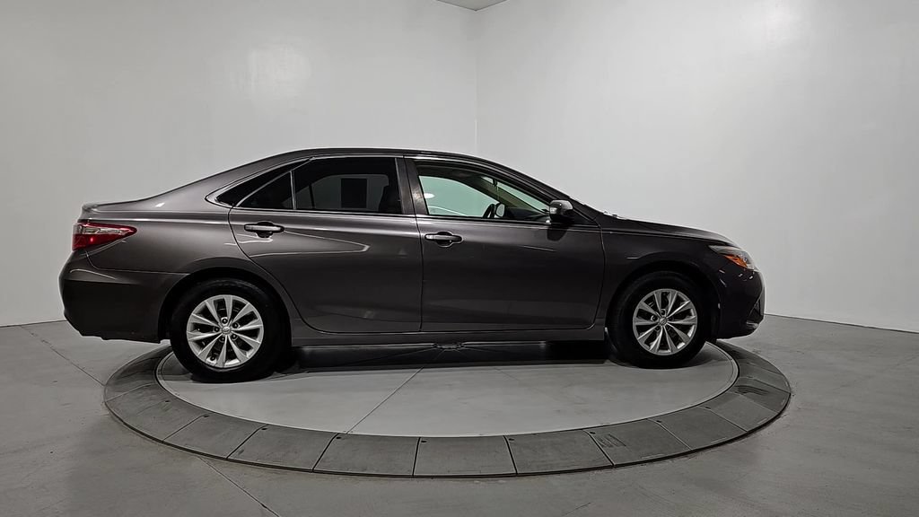 Used 2016 Toyota Camry LE FWD image 7