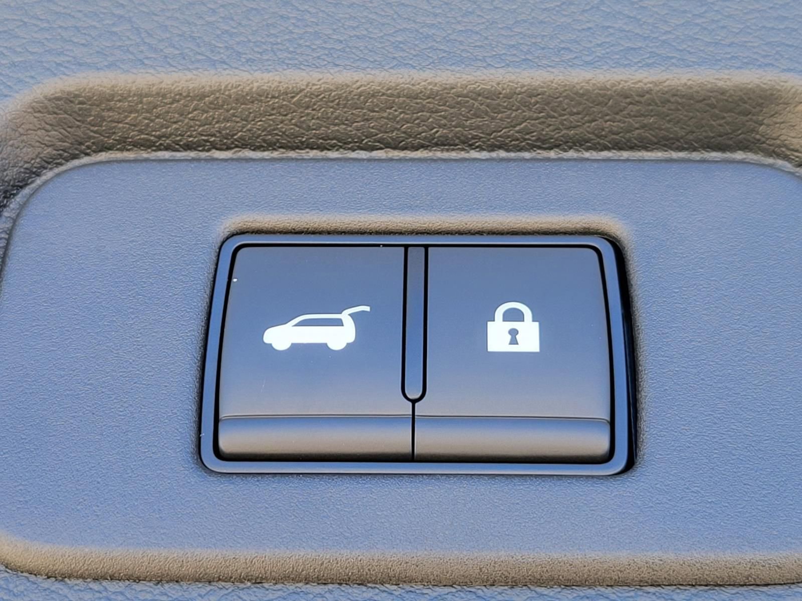 New 2026 Nissan Rogue Platinum image 16