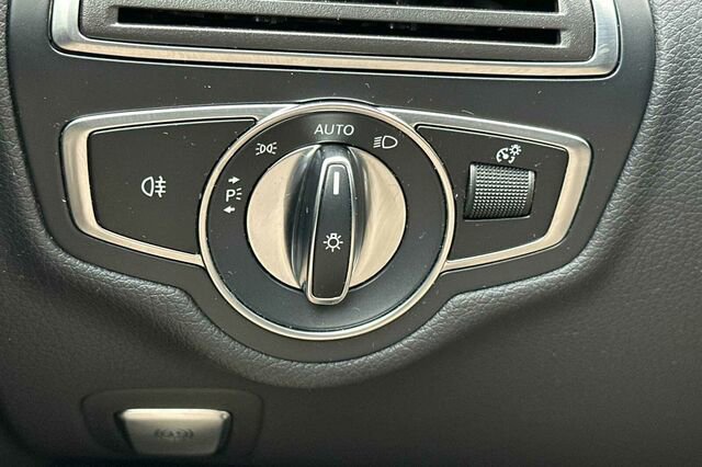 Used 2018 Mercedes-Benz C 300 4MATIC Sedan image 36