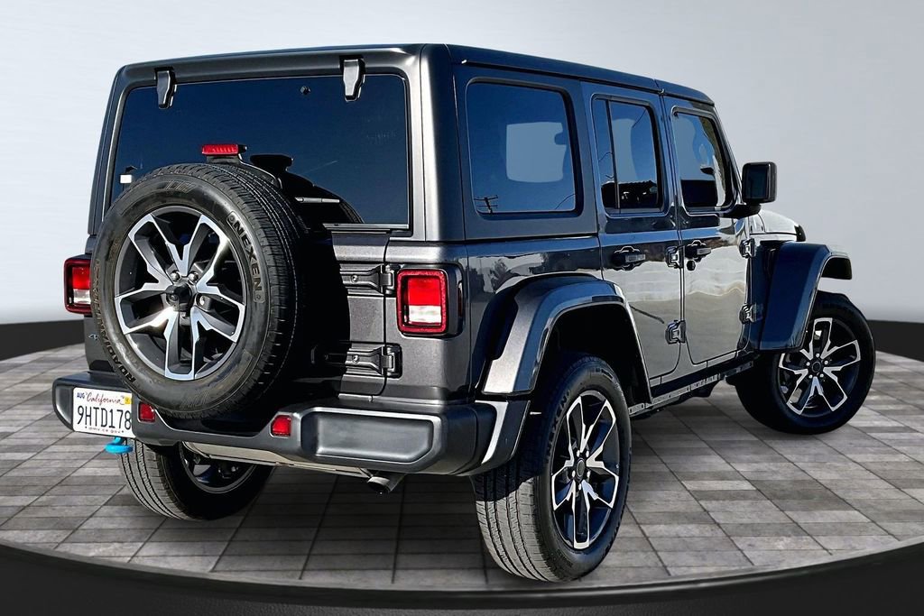 Used 2024 Jeep Wrangler Unlimited image 22
