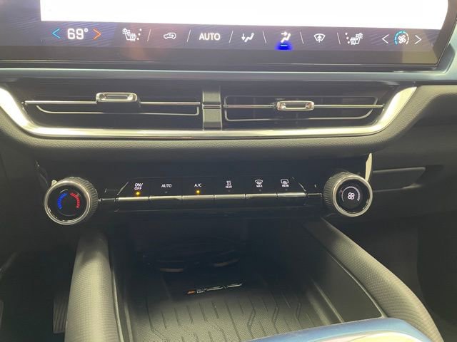 New 2026 Chevrolet Equinox EV LT image 6