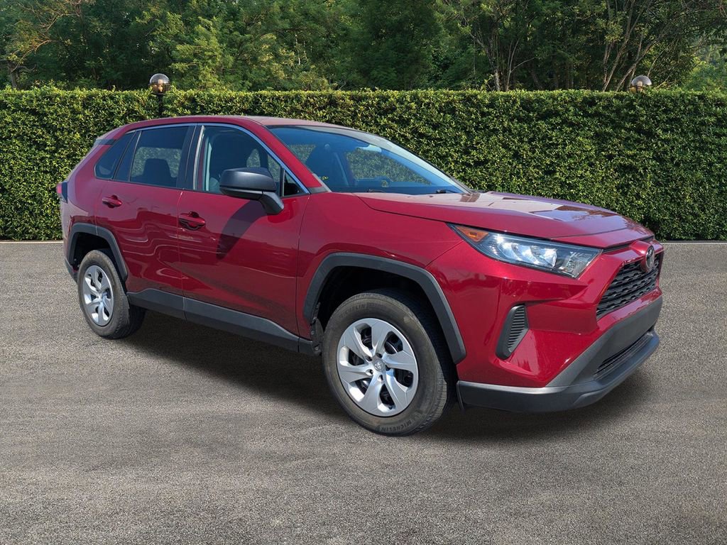 Used 2022 Toyota RAV4 LE video 2