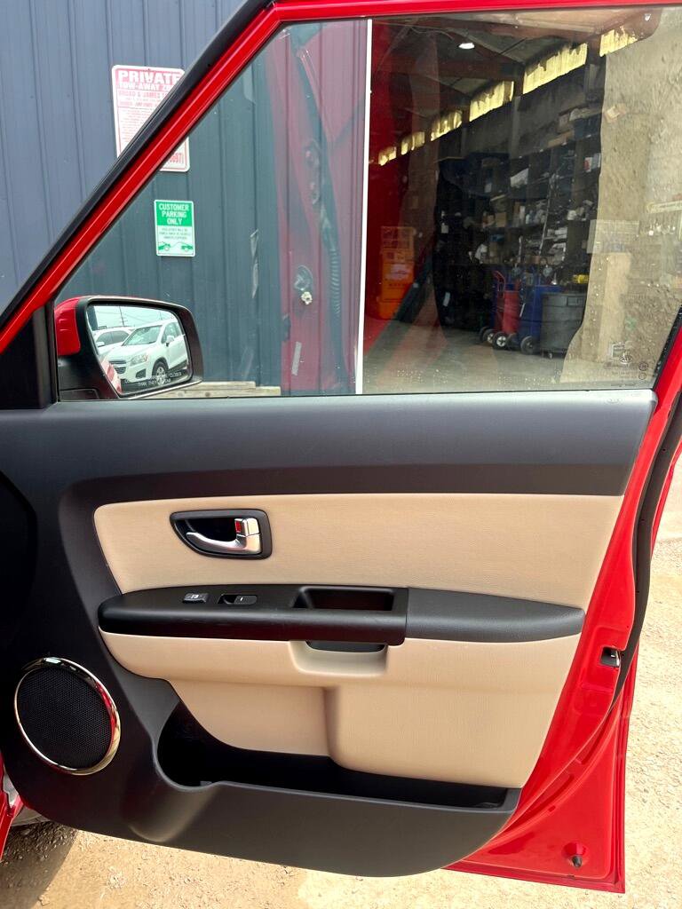 Used 2013 Kia Soul ! image 19
