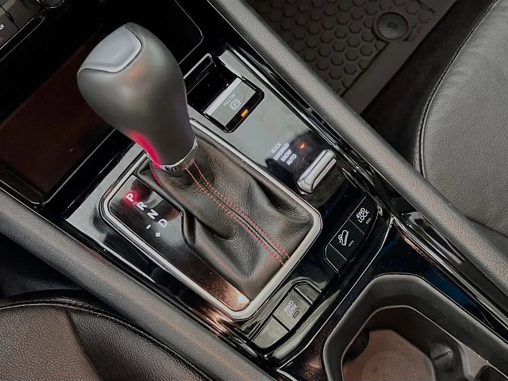 Used 2024 Jeep Compass Trailhawk image 17