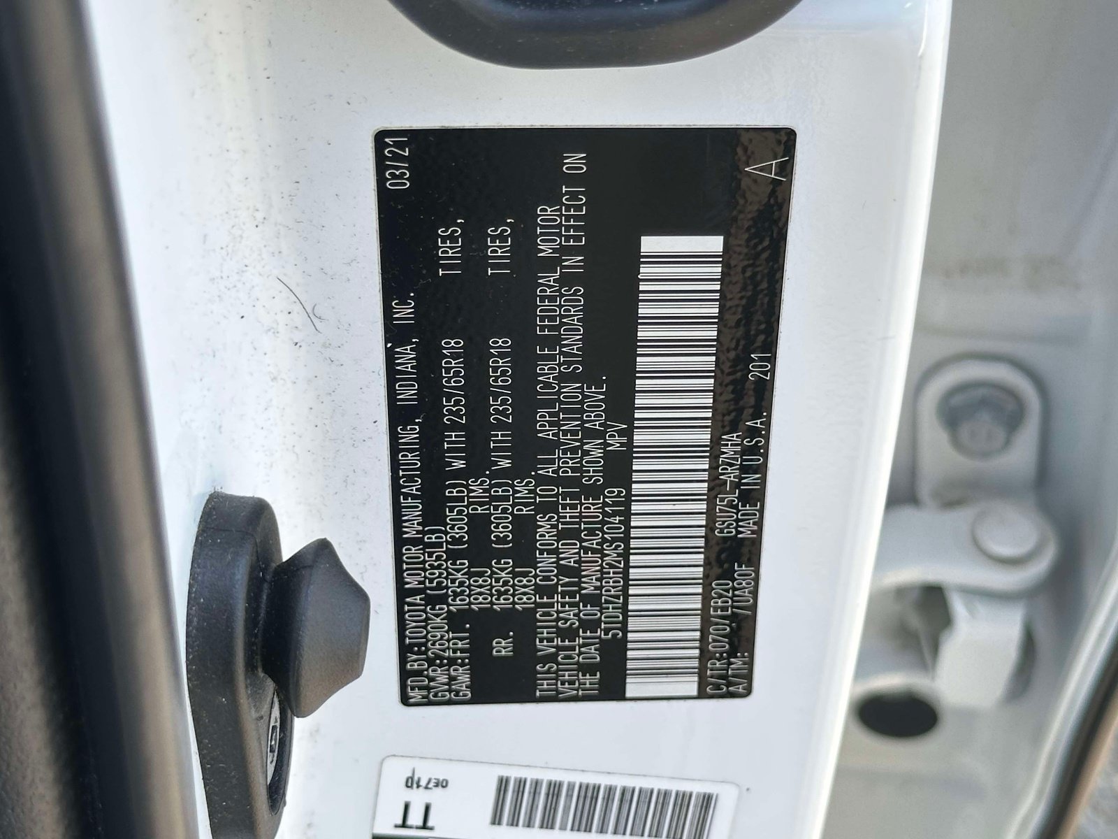 Used 2021 Toyota Highlander XLE AWD/4WD image 27