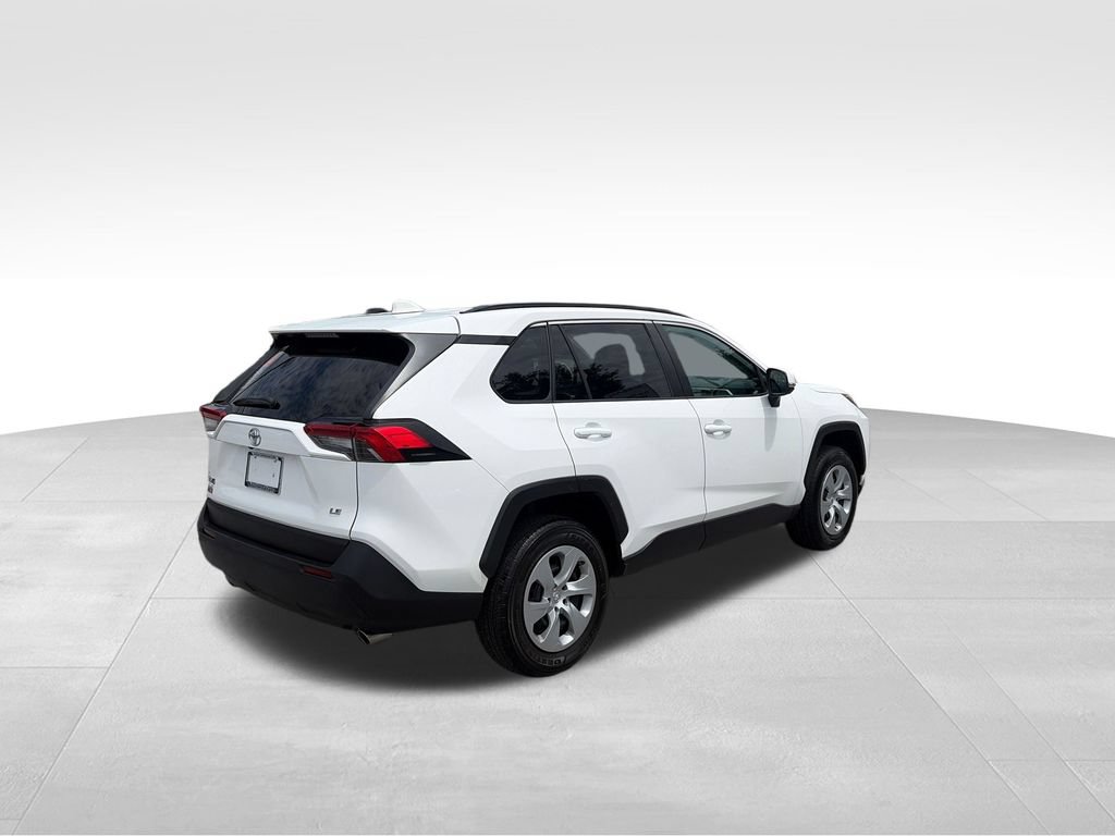 Used 2020 Toyota RAV4 LE FWD image 6