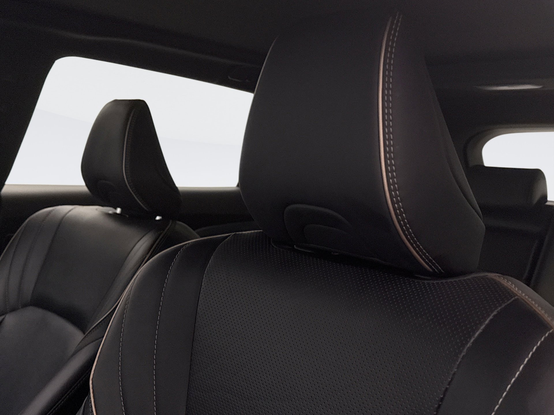 Used 2025 Toyota Crown Signia w/ Advanced Technology Package AWD/4WD image 8