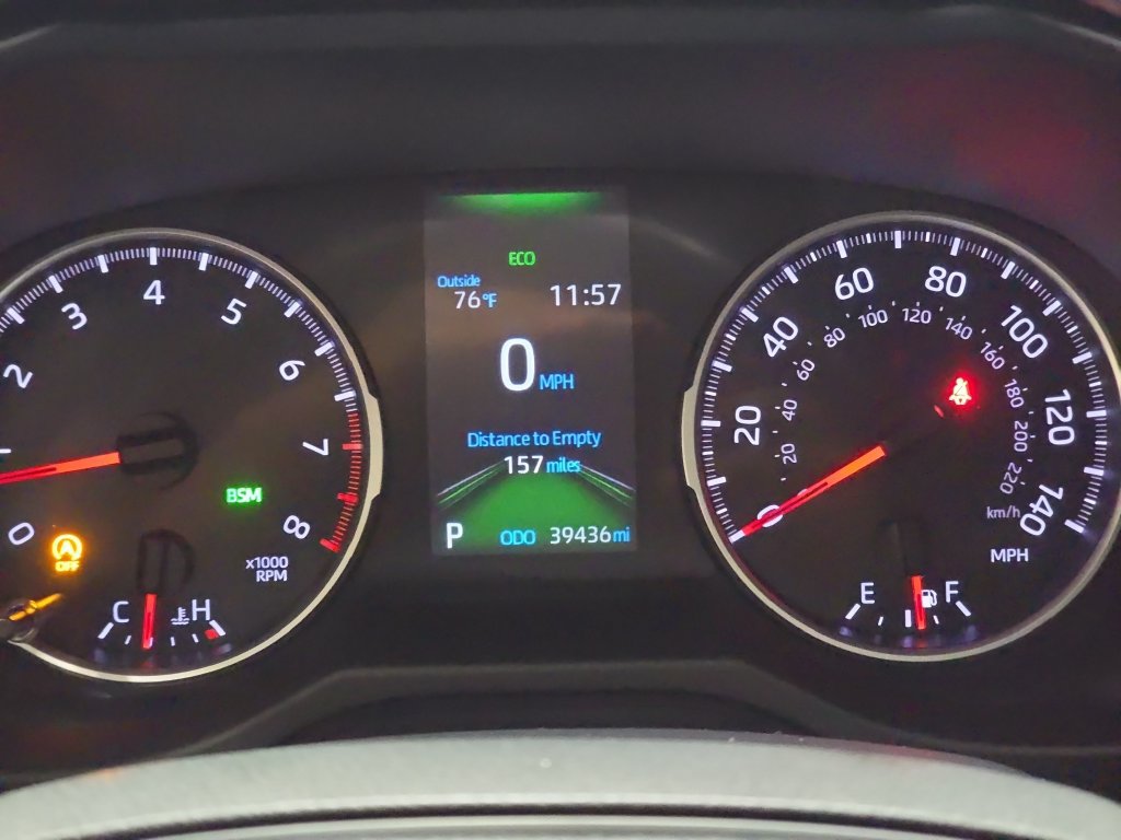 Used 2022 Toyota RAV4 XLE w/ Convenience Package FWD image 16