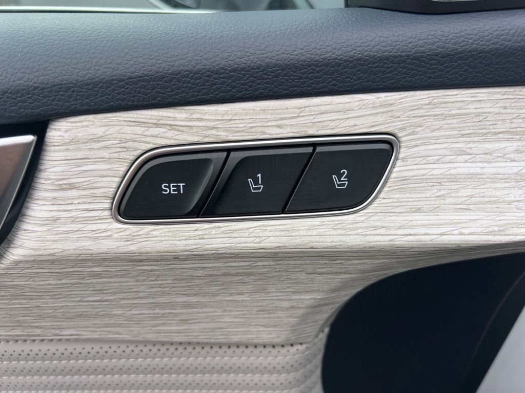 Used 2024 Hyundai Palisade Calligraphy image 33