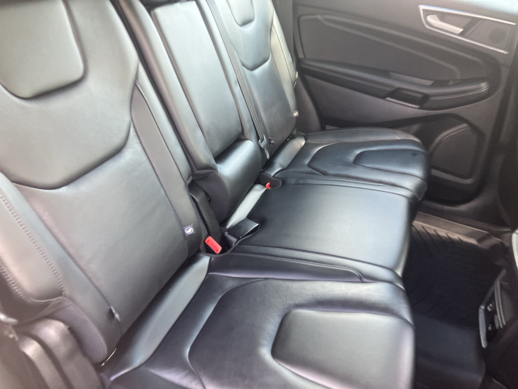 Used 2021 Ford Edge Titanium AWD/4WD image 17