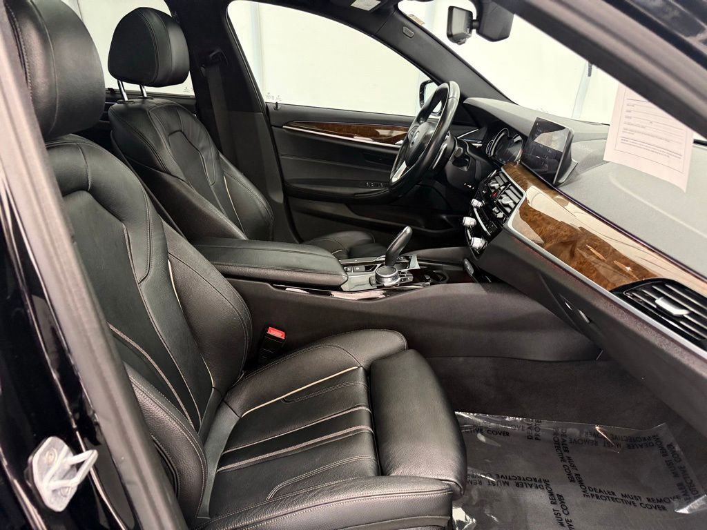 Used 2017 BMW 540i xDrive image 24