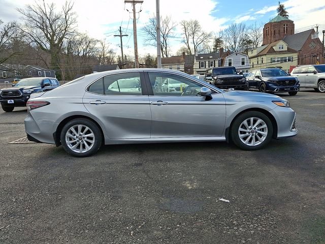 Used 2021 Toyota Camry LE image 7