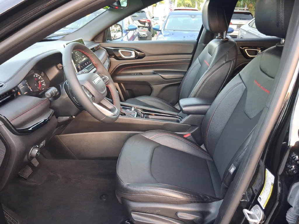 Used 2024 Jeep Compass Trailhawk AWD/4WD image 17