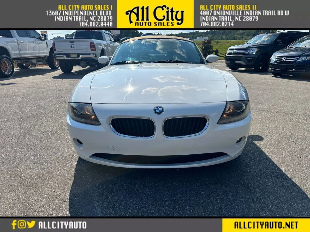 Used 2005 BMW Z4 2.5i image 2