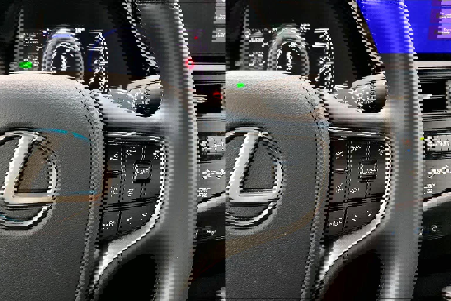 Used 2025 Lexus ES 300h w/ Premium Package image 24