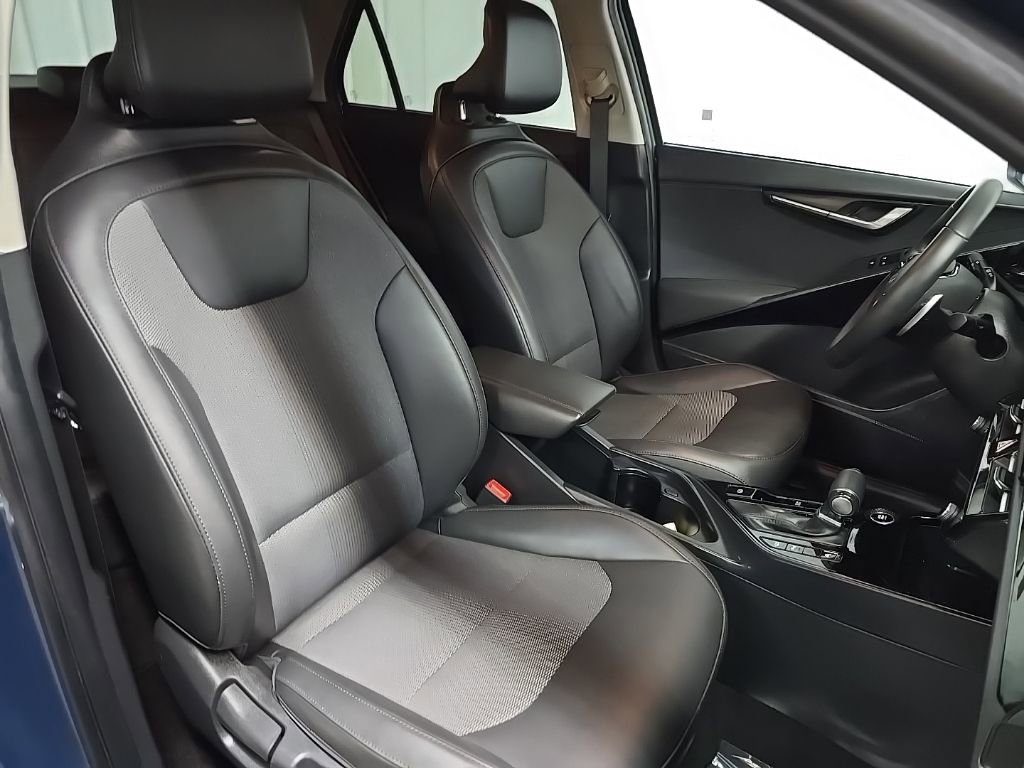 Used 2023 Kia Niro EX FWD image 14