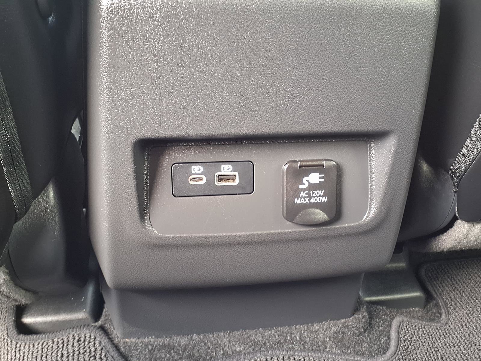 Used 2024 Nissan Frontier SL image 17