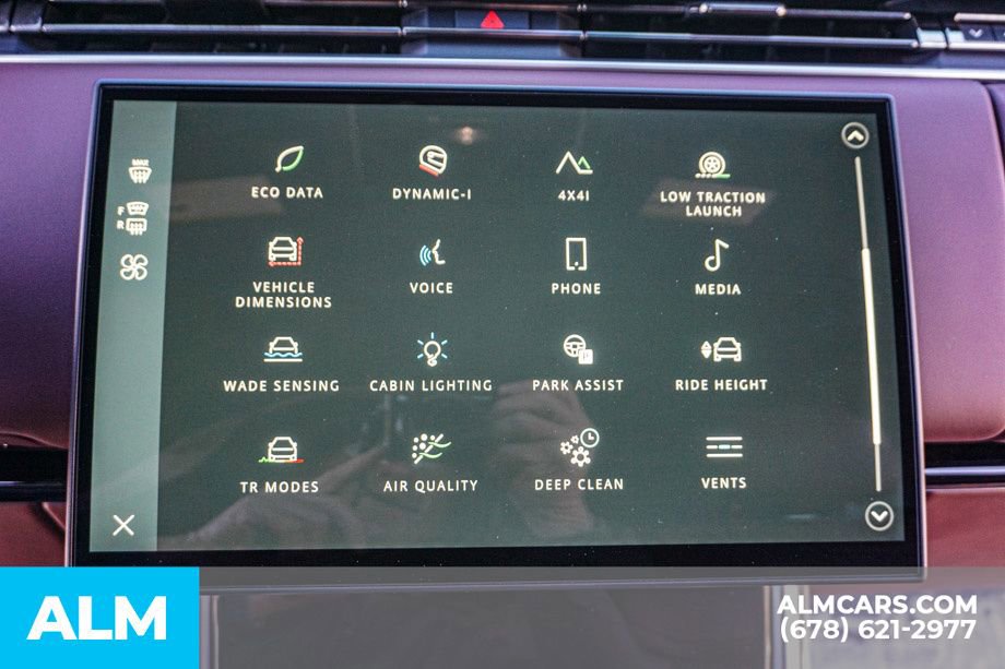 Used 2025 Land Rover Range Rover SE image 35