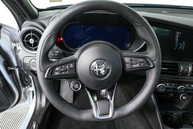 New 2026 Alfa Romeo Giulia w/ Driving Assist Package RWD image 9