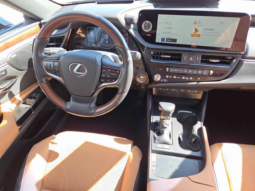 Certified 2025 Lexus ES 300h Ultra Luxury FWD image 35