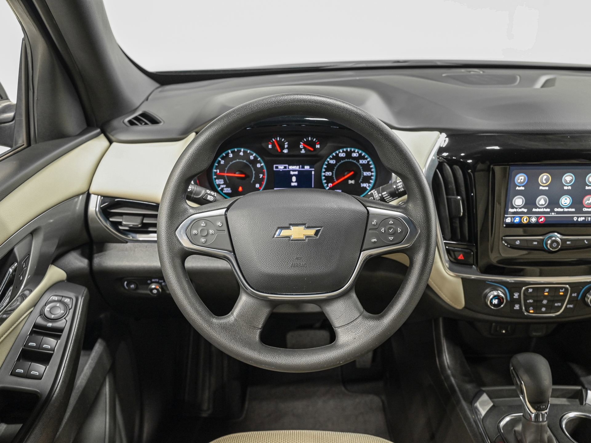 Used 2023 Chevrolet Traverse LS image 16