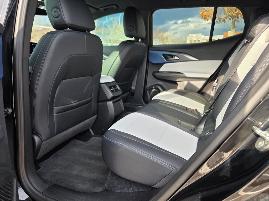 Used 2025 Chevrolet Equinox EV LT image 28