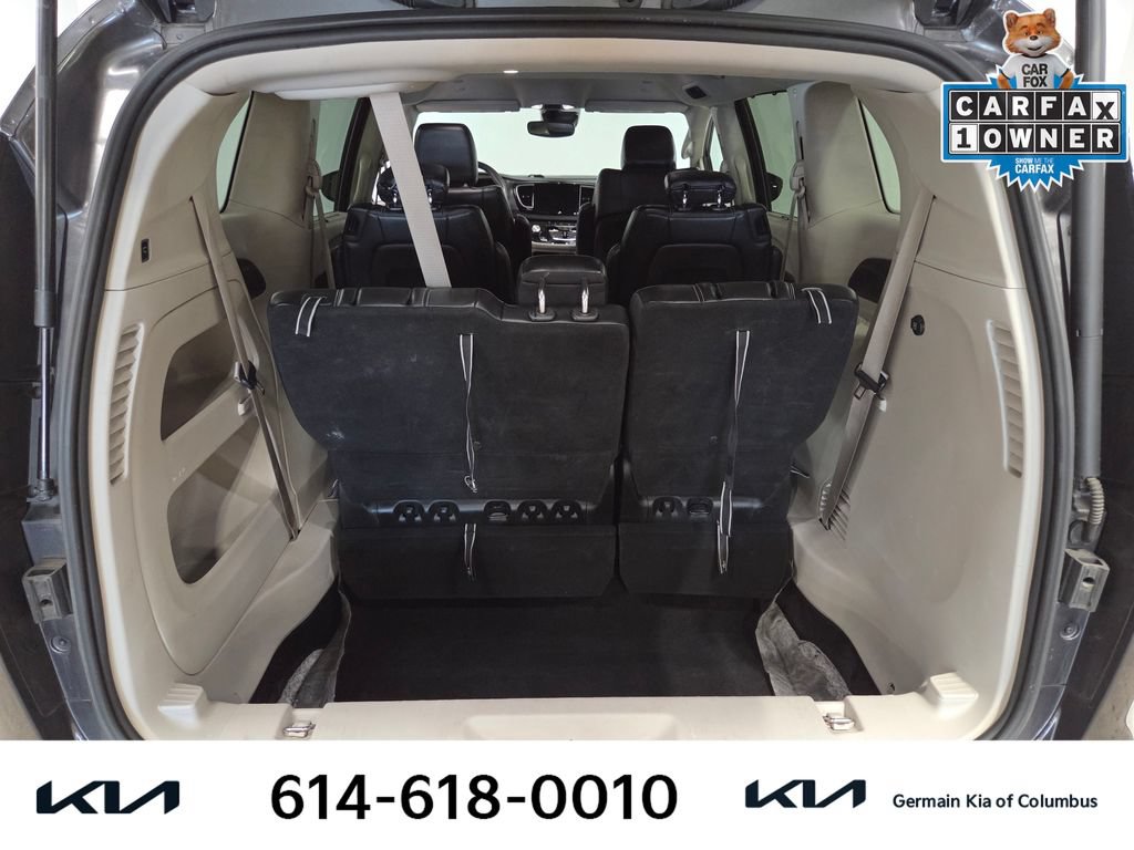 Used 2023 Chrysler Pacifica Touring-L FWD image 20