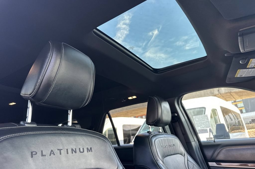 Used 2018 Ford Explorer Platinum AWD/4WD image 18