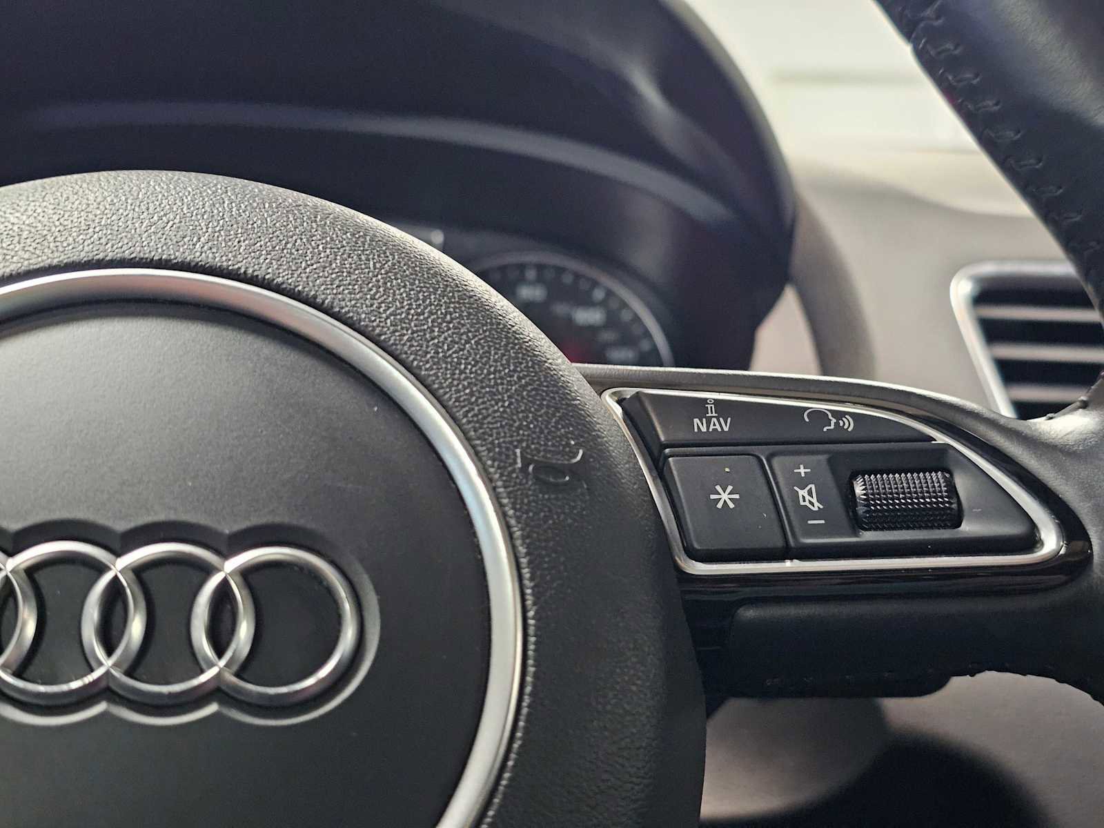 Used 2016 Audi Q3 2.0T Prestige w/ Prestige Package image 26