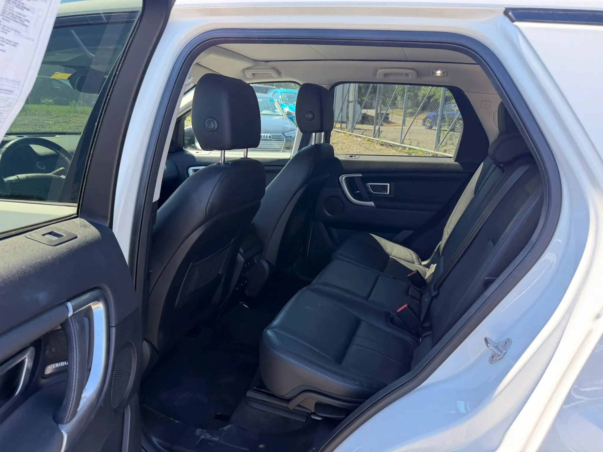 Used 2018 Land Rover Discovery Sport HSE AWD/4WD image 29