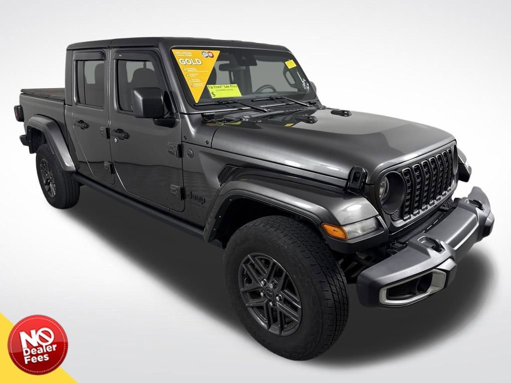 Used 2024 Jeep Gladiator Sport image 1