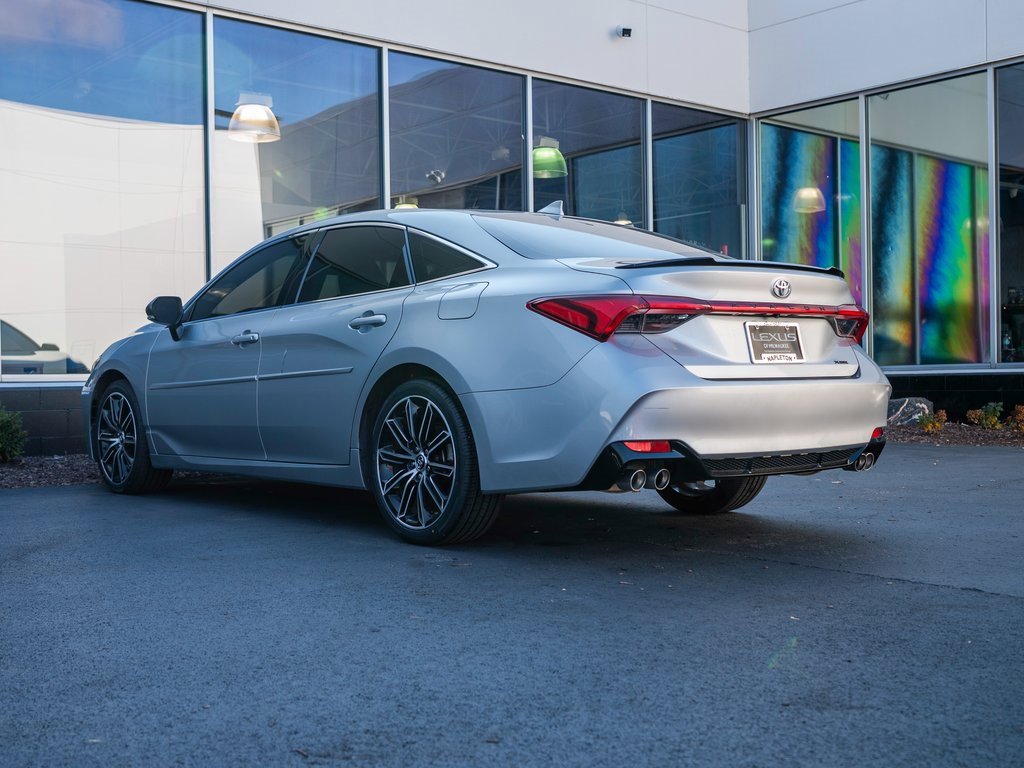 Used 2019 Toyota Avalon XSE image 4