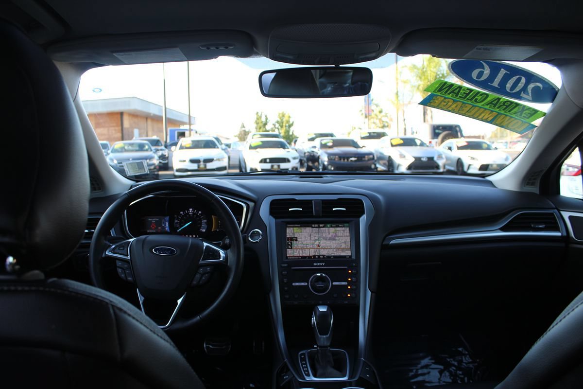 Used 2016 Ford Fusion Energi Titanium FWD image 29
