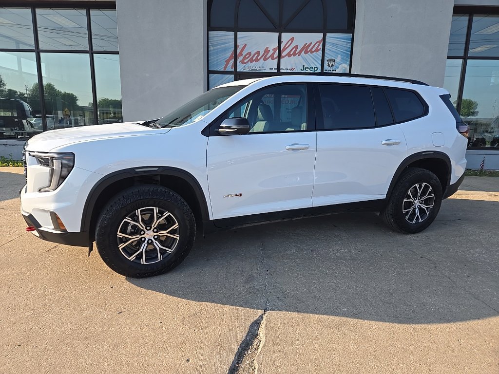 Used 2026 GMC Acadia AT4 w/ Luxury Package AWD/4WD image 5