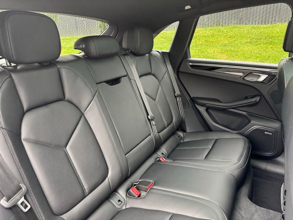 Used 2024 Porsche Macan image 34
