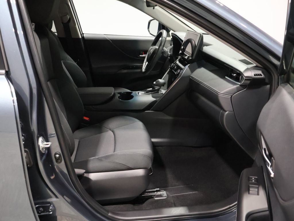 Used 2024 Toyota Venza LE image 22