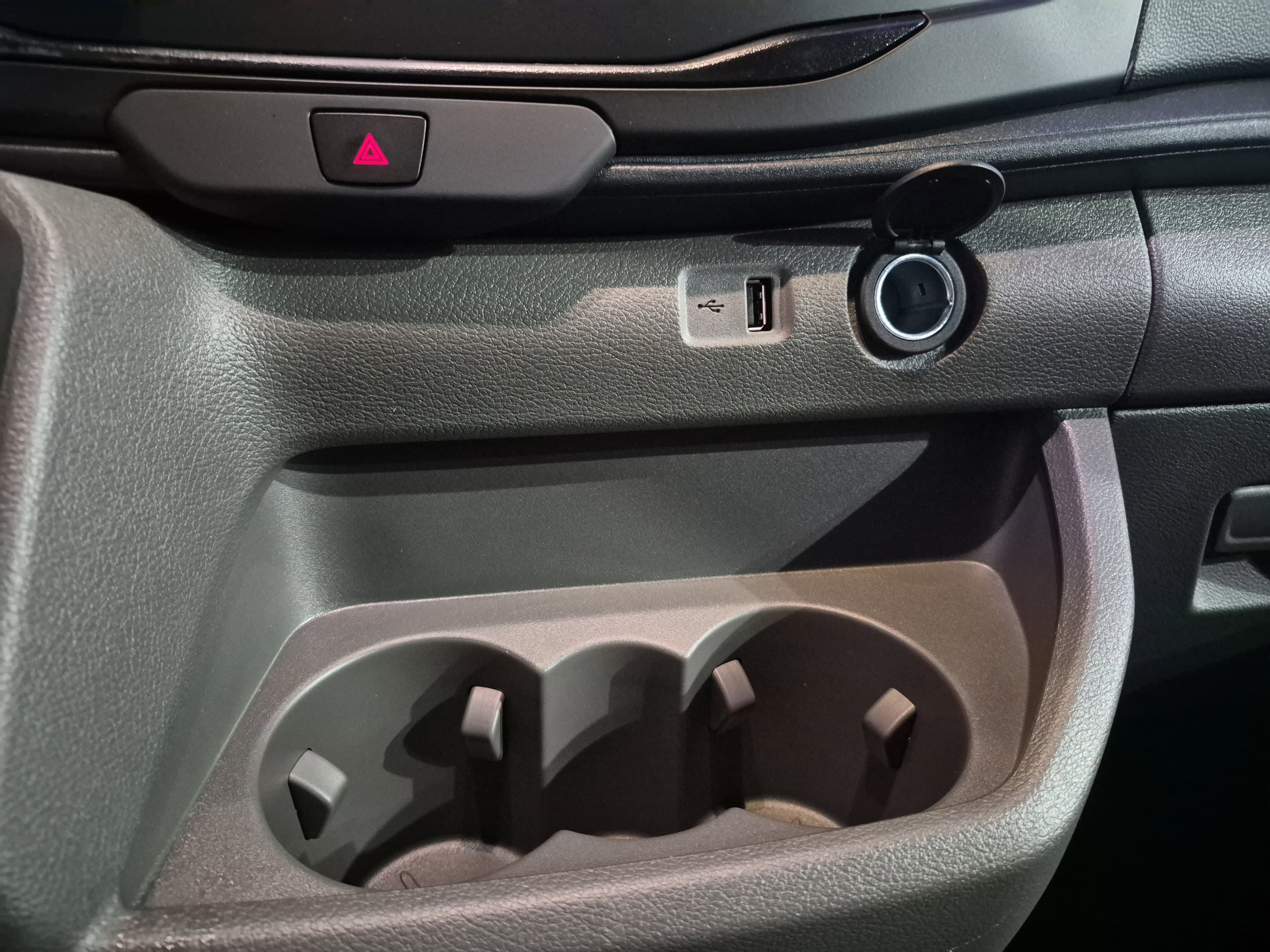 New 2026 Ford Transit 250 148 Medium Roof w/ Load Area Protection Package image 26