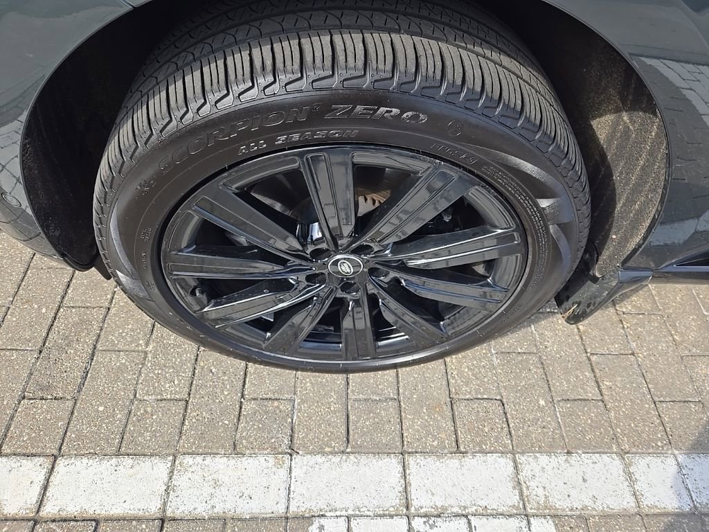 Used 2023 Land Rover Range Rover SE image 10