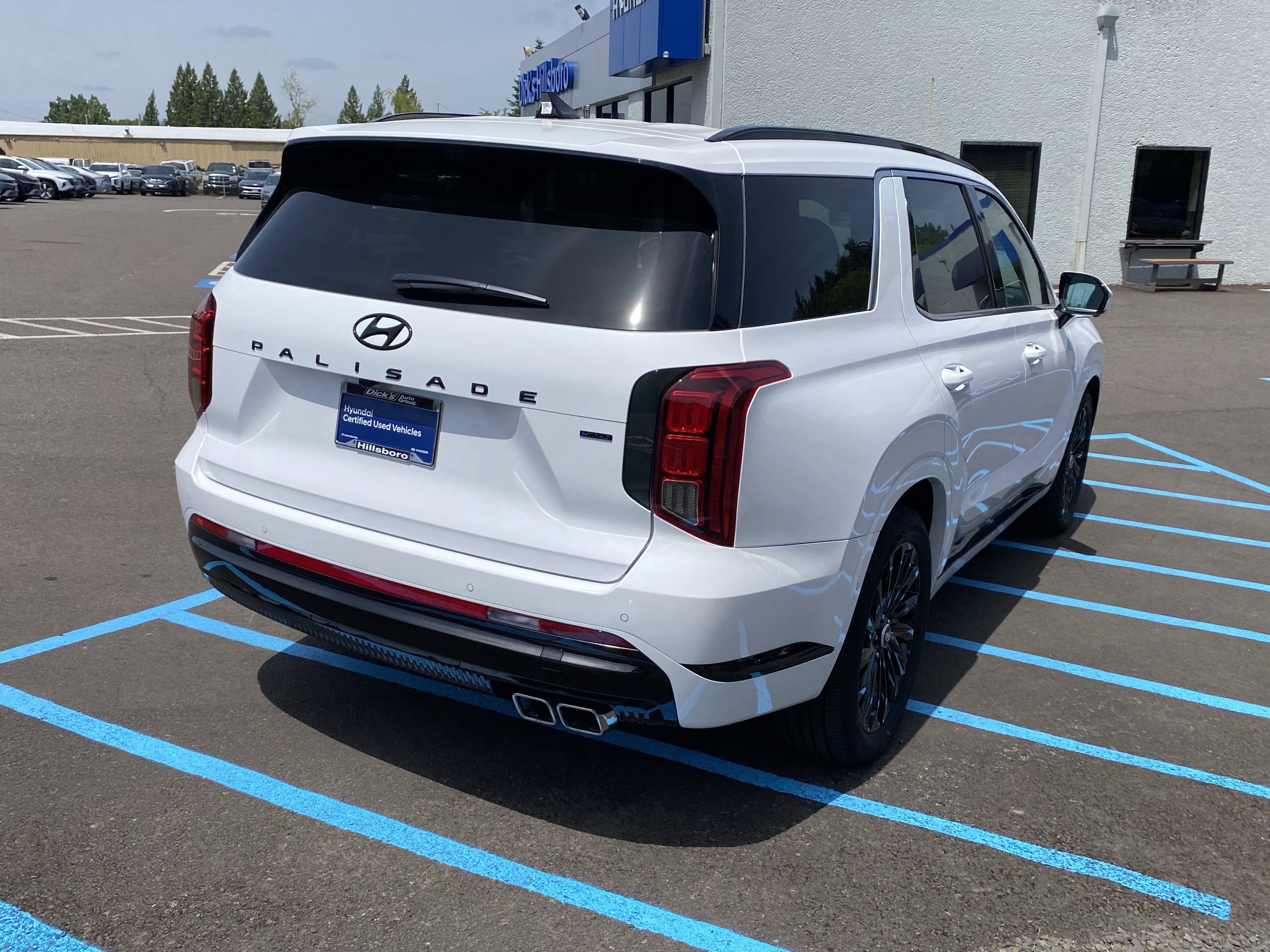 Used 2025 Hyundai Palisade Calligraphy image 5