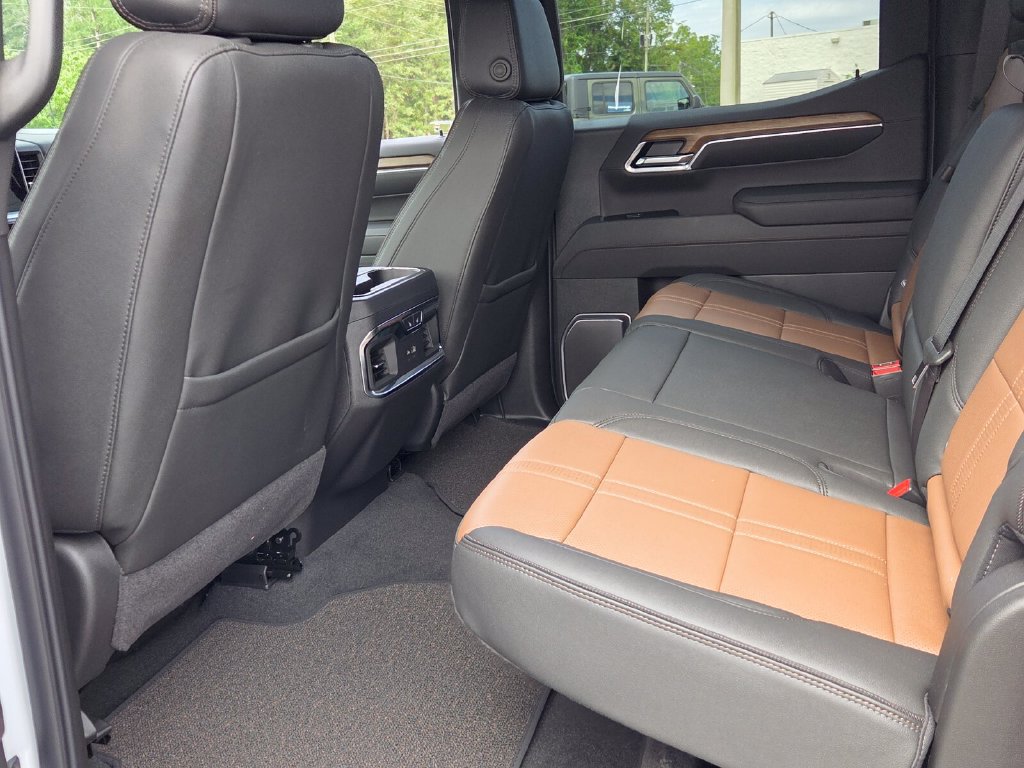 New 2026 Chevrolet Silverado 1500 High Country w/ Technology Package AWD/4WD image 6